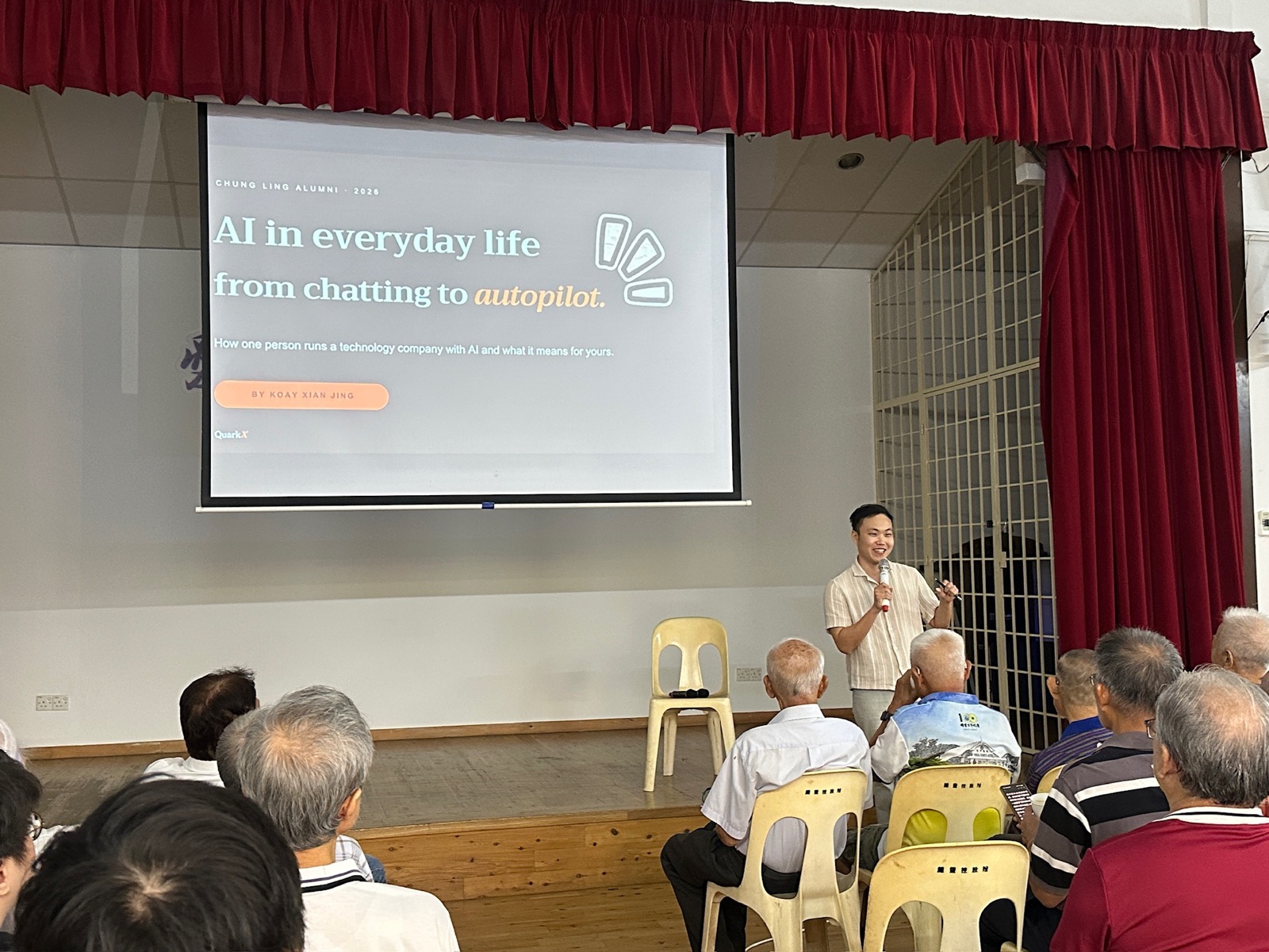 Koay Xian Jing presenting AI in everyday life to the Chung Ling alumni community, 2026